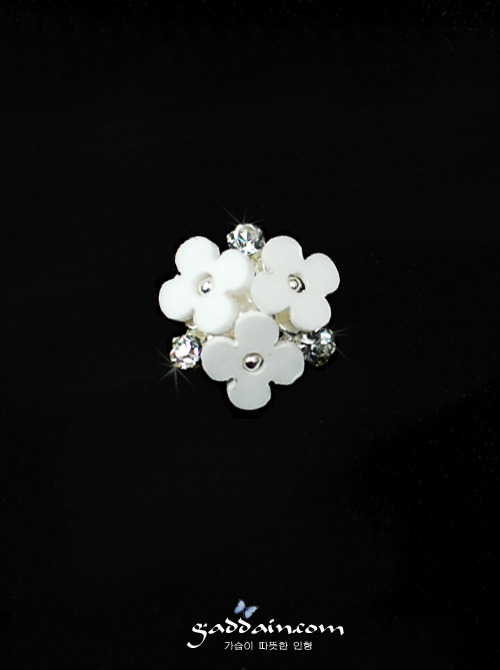 흰꽃 큐빅장식(1.3cm)